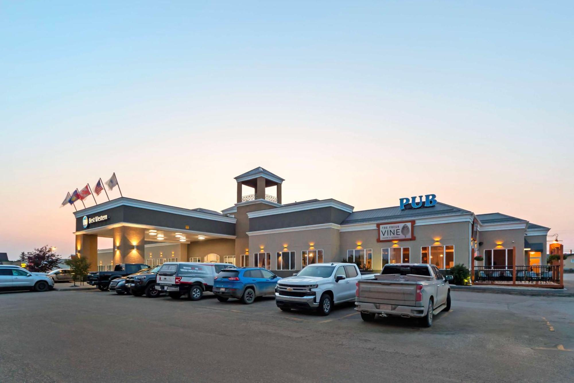 Best Western High Road Inn Edson Exteriör bild
